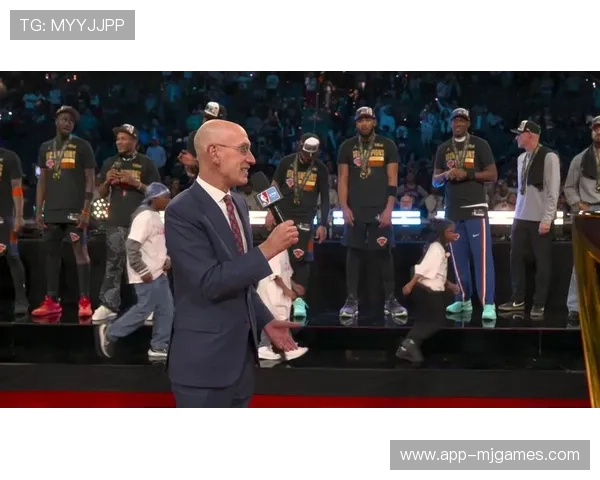 布伦森：NBA杯MVP是团队胜利，目标冲击总冠军