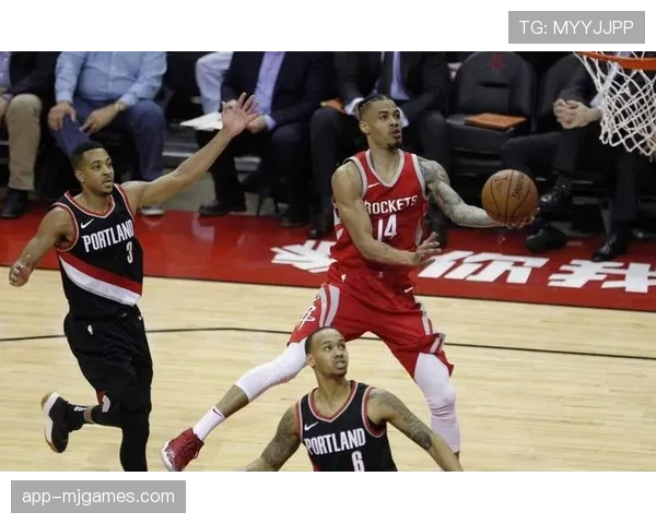 芬尼·史密斯三分命中，火箭扩大领先优势锁定胜局